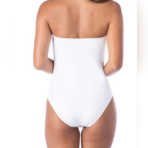 Liz Claiborne White Twist Front Halter One Piece Swimsuit - Picture 4 of 6